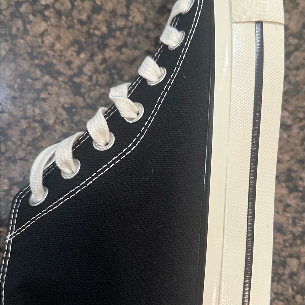White High-Top Sneakers with Star Logo - Picture 4 of 7